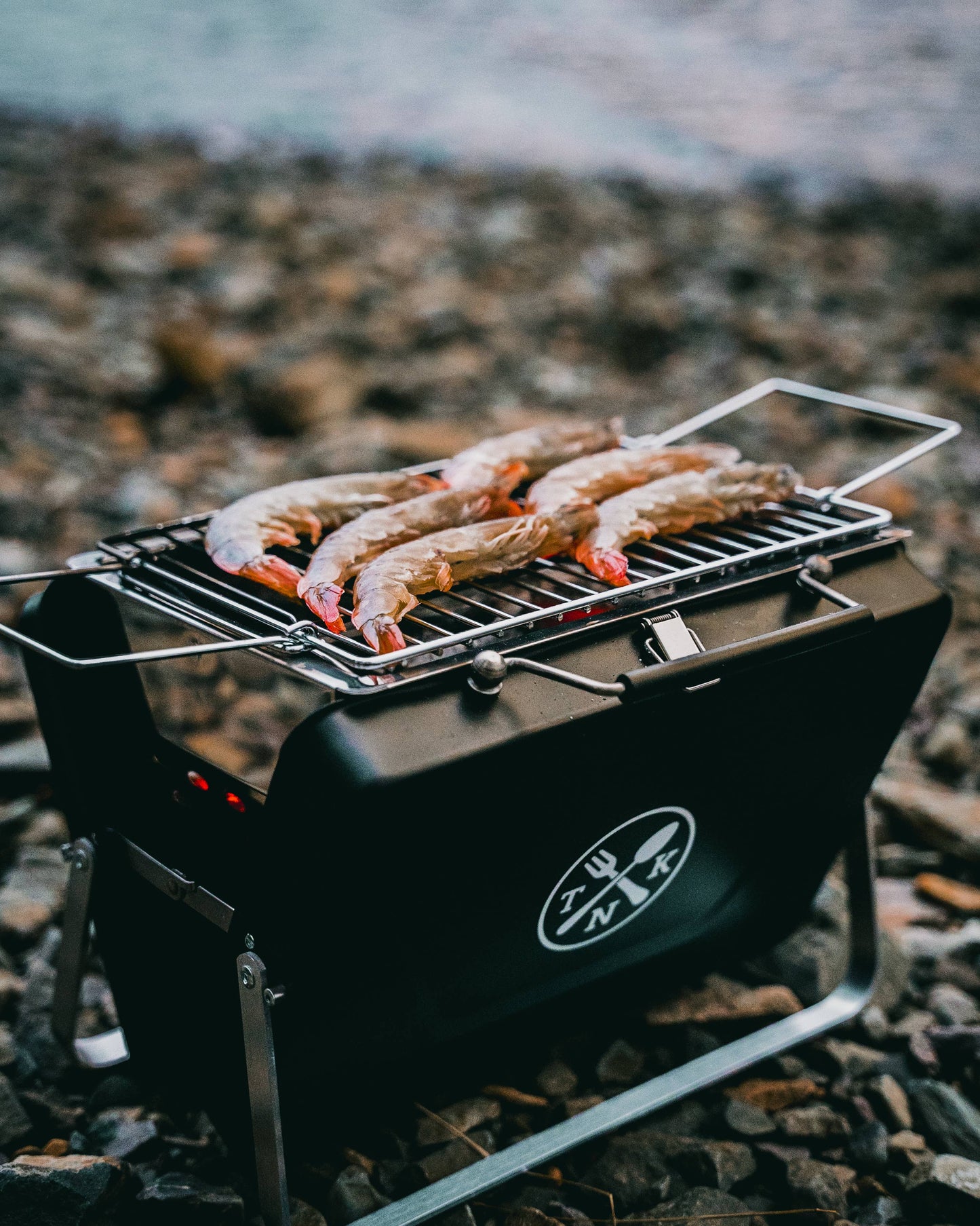 Nomads BBQ Briefcase - Grill anywhere with a portable BBQ