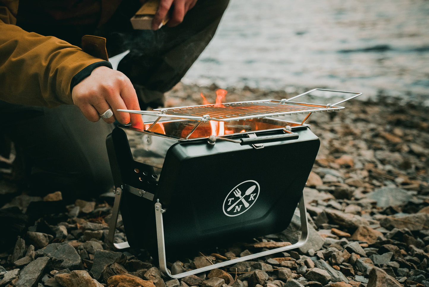 Nomads BBQ Briefcase - Grill anywhere with a portable BBQ