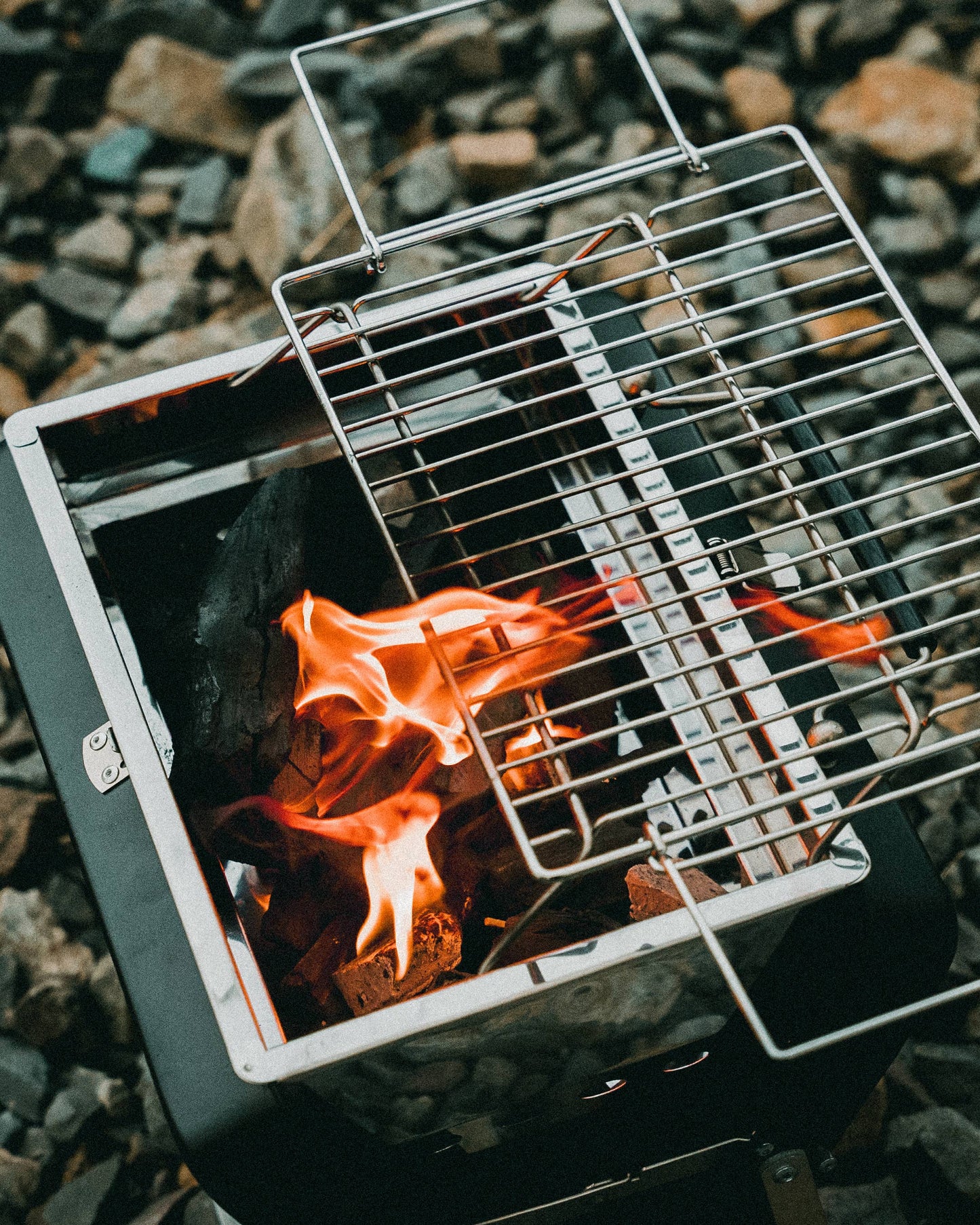 Nomads BBQ Briefcase - Grill anywhere with a portable BBQ