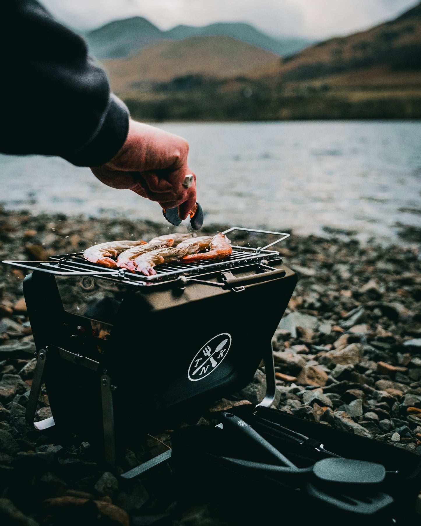 Nomads BBQ Briefcase - Grill anywhere with a portable BBQ