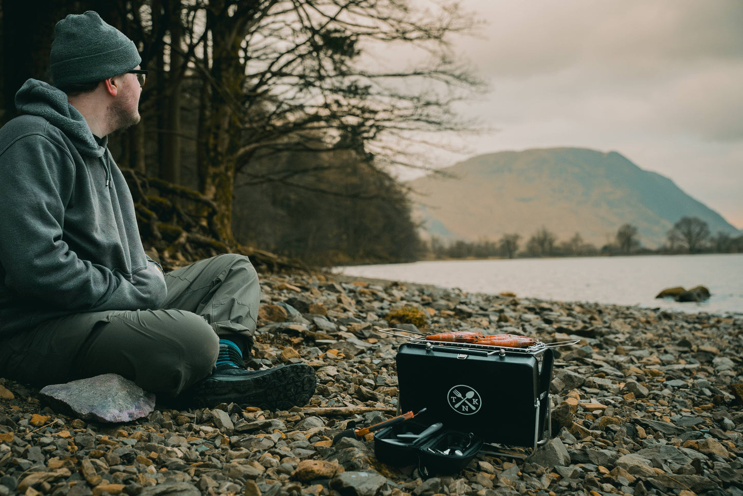 Nomads BBQ Briefcase - Grill anywhere with a portable BBQ