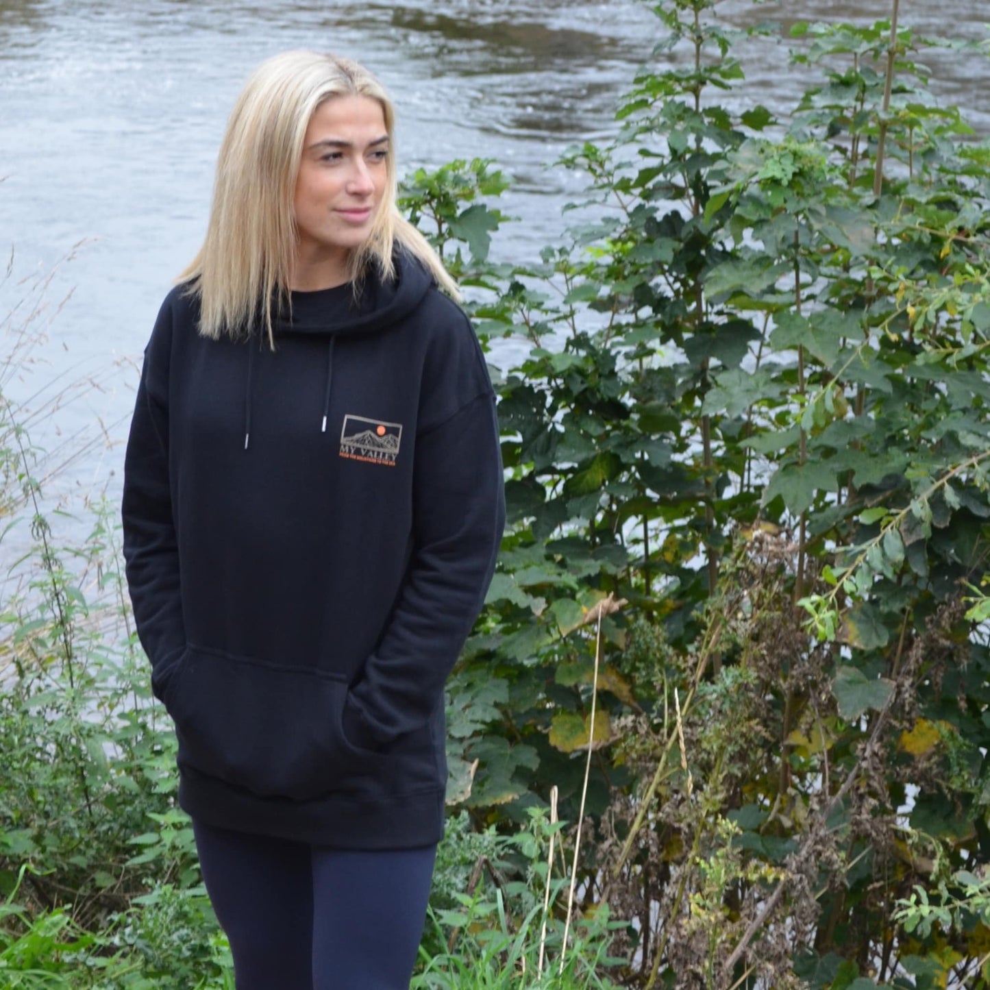 MY VALLEY - From the mountains to the sea - Organic Cotton hoodie - Black