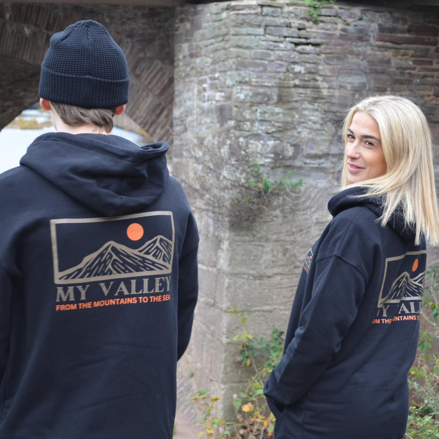 MY VALLEY - From the mountains to the sea - Organic Cotton hoodie - Black